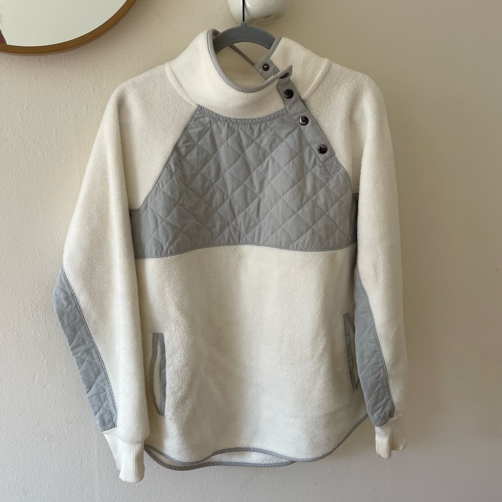 Abercrombie & Fitch Cream and Gray Fleece Pullover